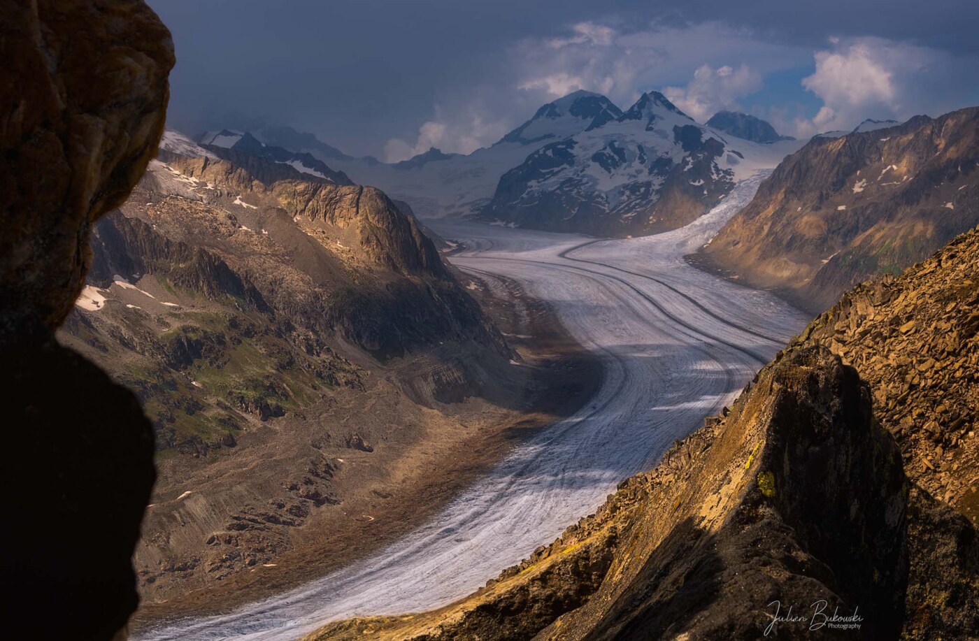 DSC0980 w Vue cachée sur le glacier d'Aletsch (Suisse)