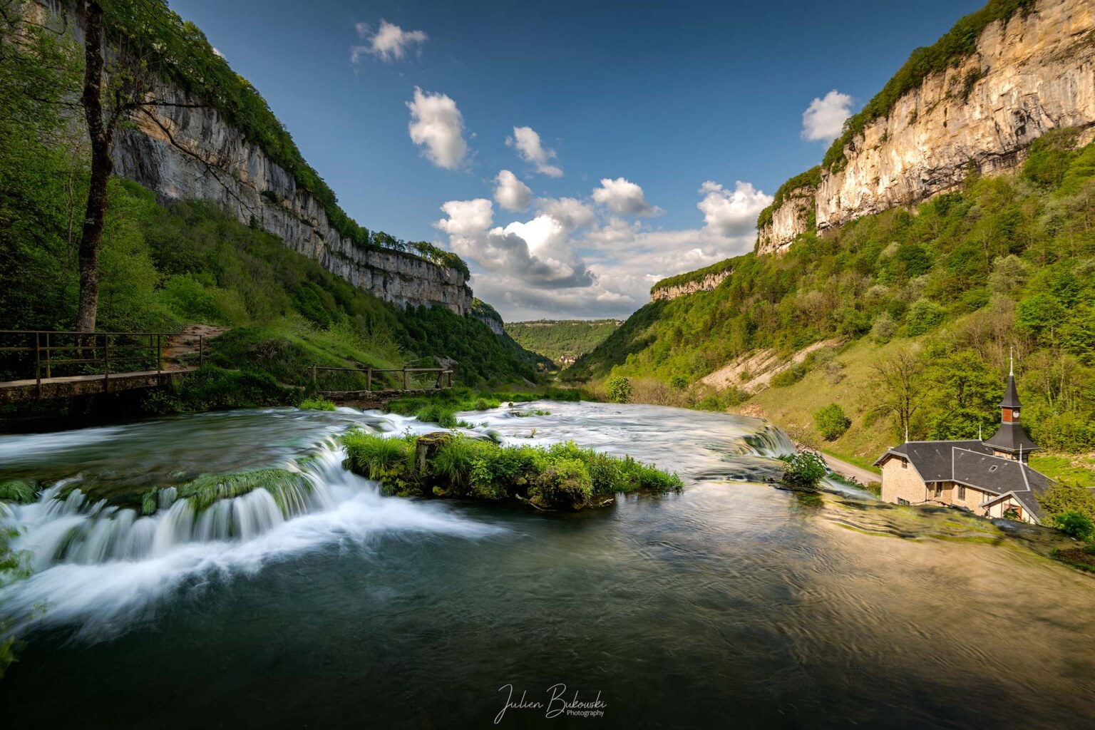 Au dessus de la cascade de Baume les Messieurs (France)