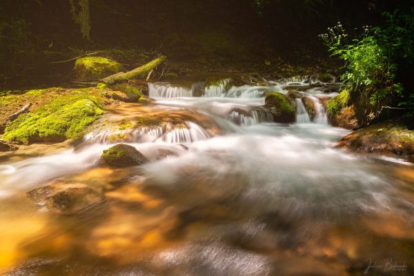 Light in river (Chute du Dard - Suisse)