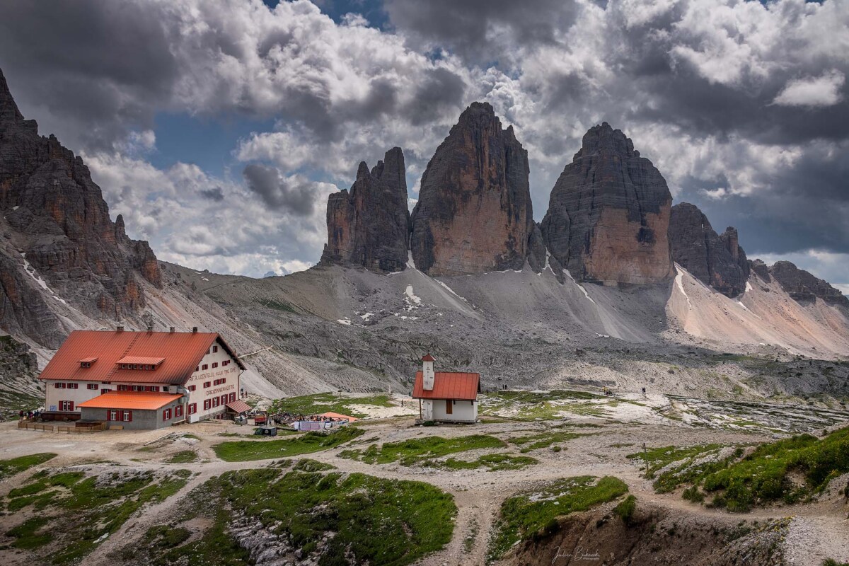 Les trois pics des Tre Cime di Lavaredo dans les Dolomites