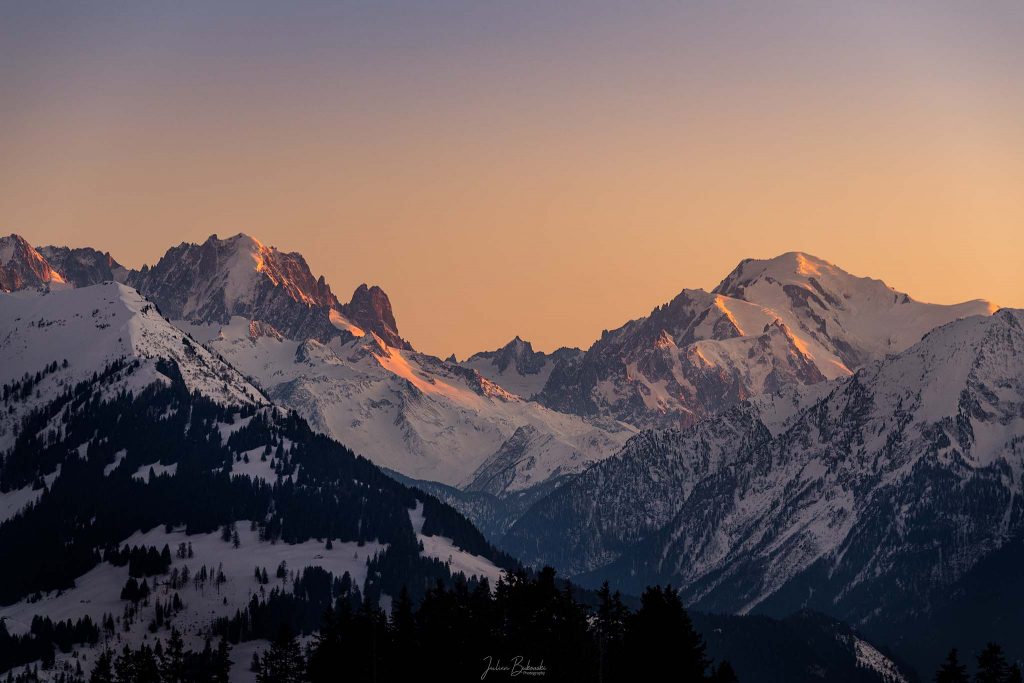 Massif du Mont Blanc depuis la Suisse (France)