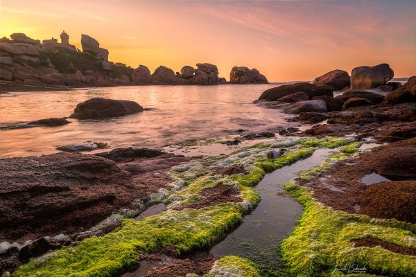 L'envers du phare (Côte d'Armor - France)