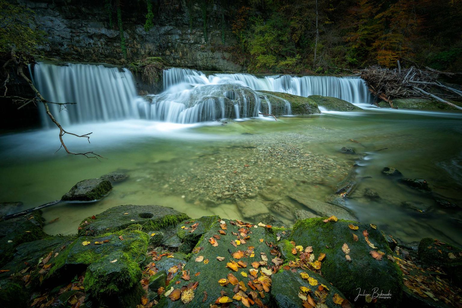 Chute-Chavanettes-Fribourg-effet filé-cascade-eau-Suisse-chute d'eau-pose longue-mousse-filtre ND-filtre NISI-Broye-Bukowski